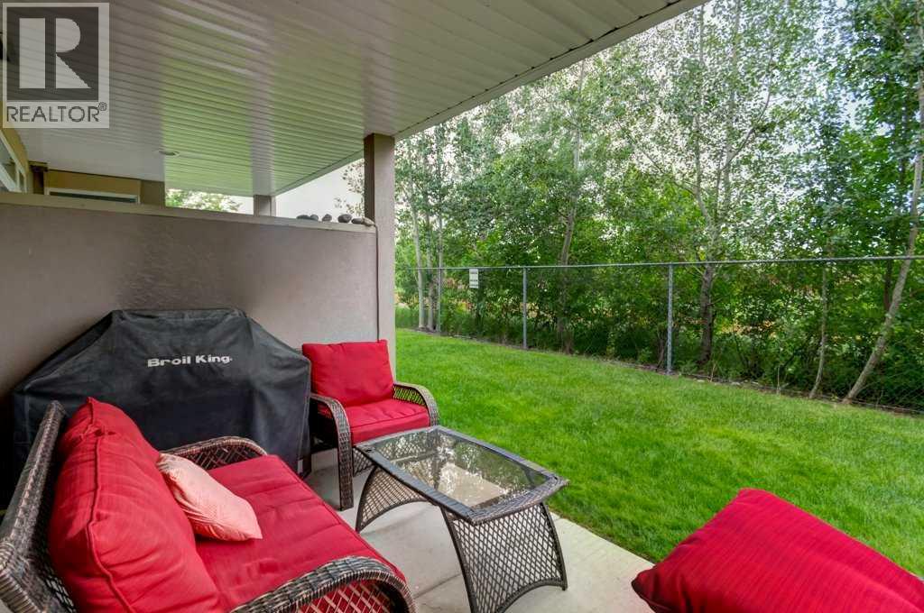 #105 2 Hemlock Crescent SW - 24