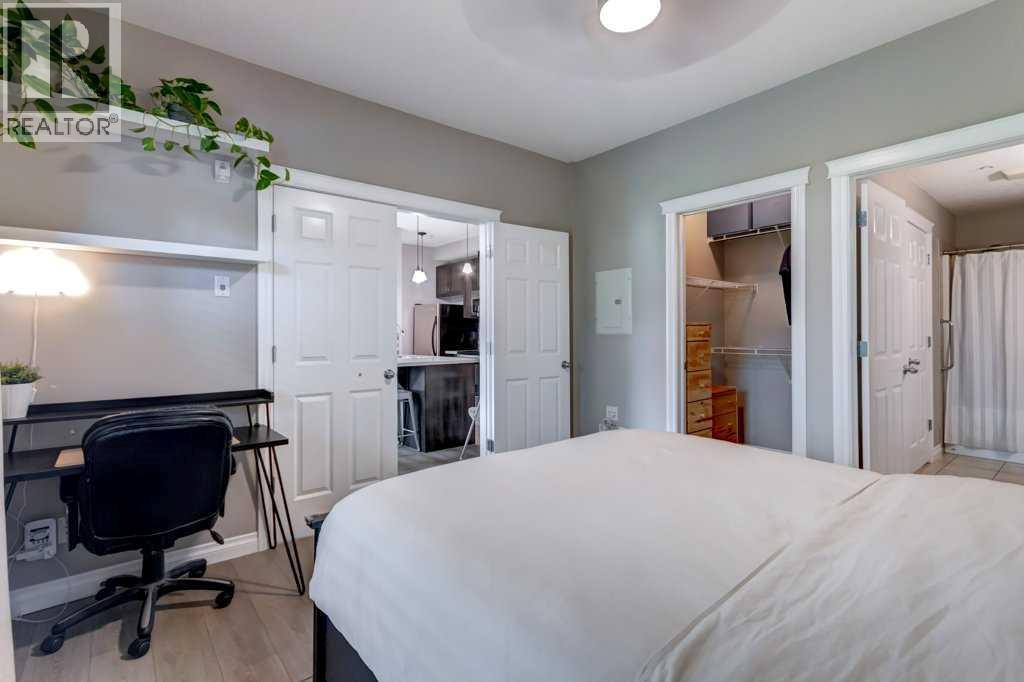 #105 2 Hemlock Crescent SW - 17