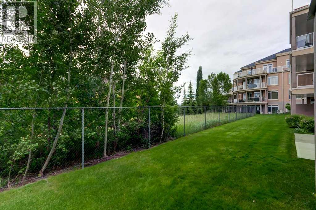 #105 2 Hemlock Crescent SW - 26