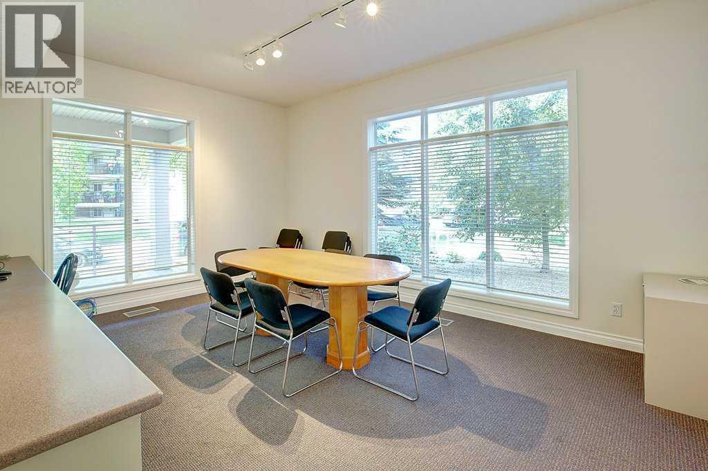#105 2 Hemlock Crescent SW - 31