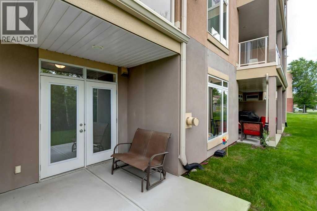 #105 2 Hemlock Crescent SW - 27