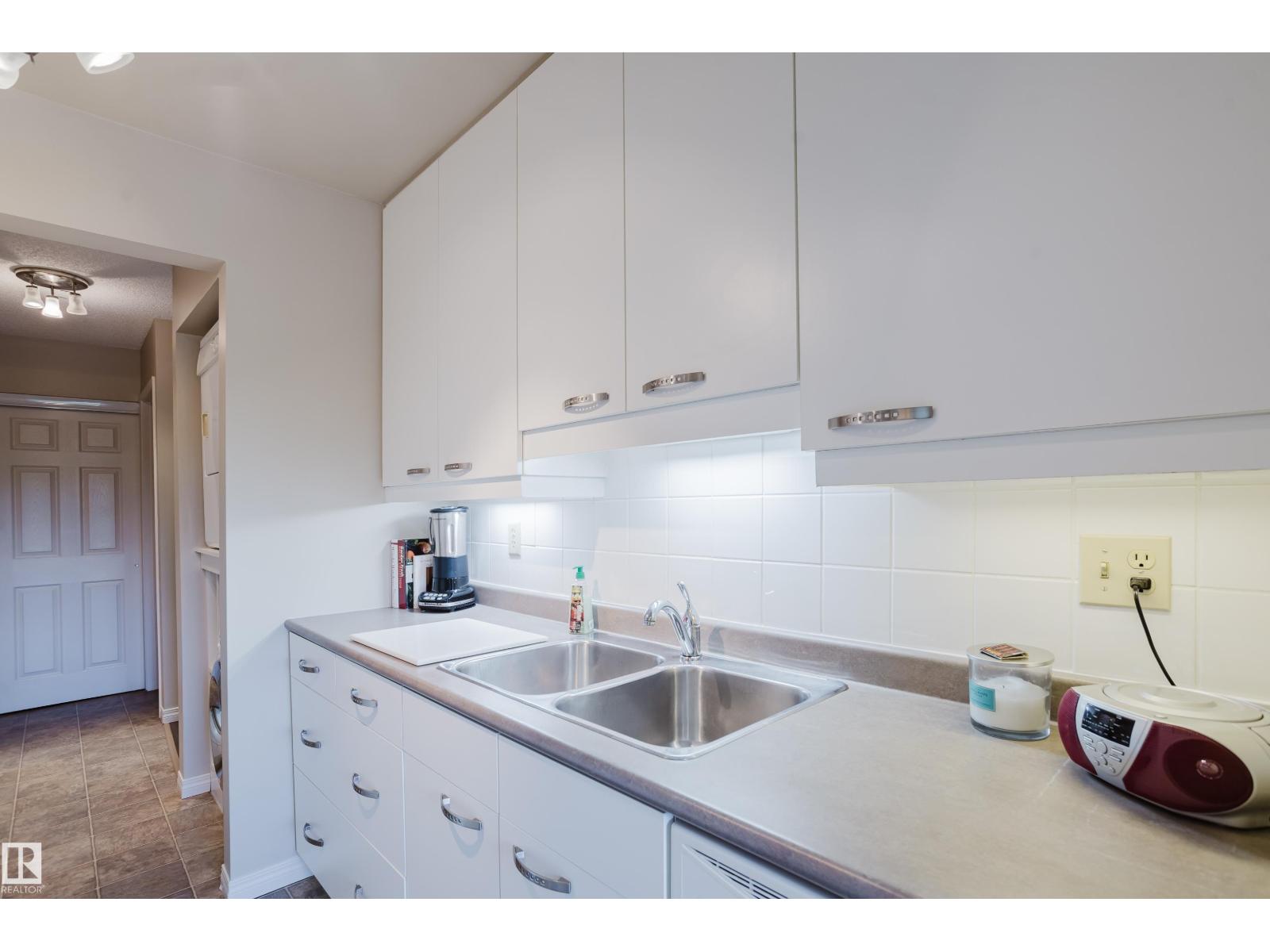 #202 7211 171 ST NW - 5