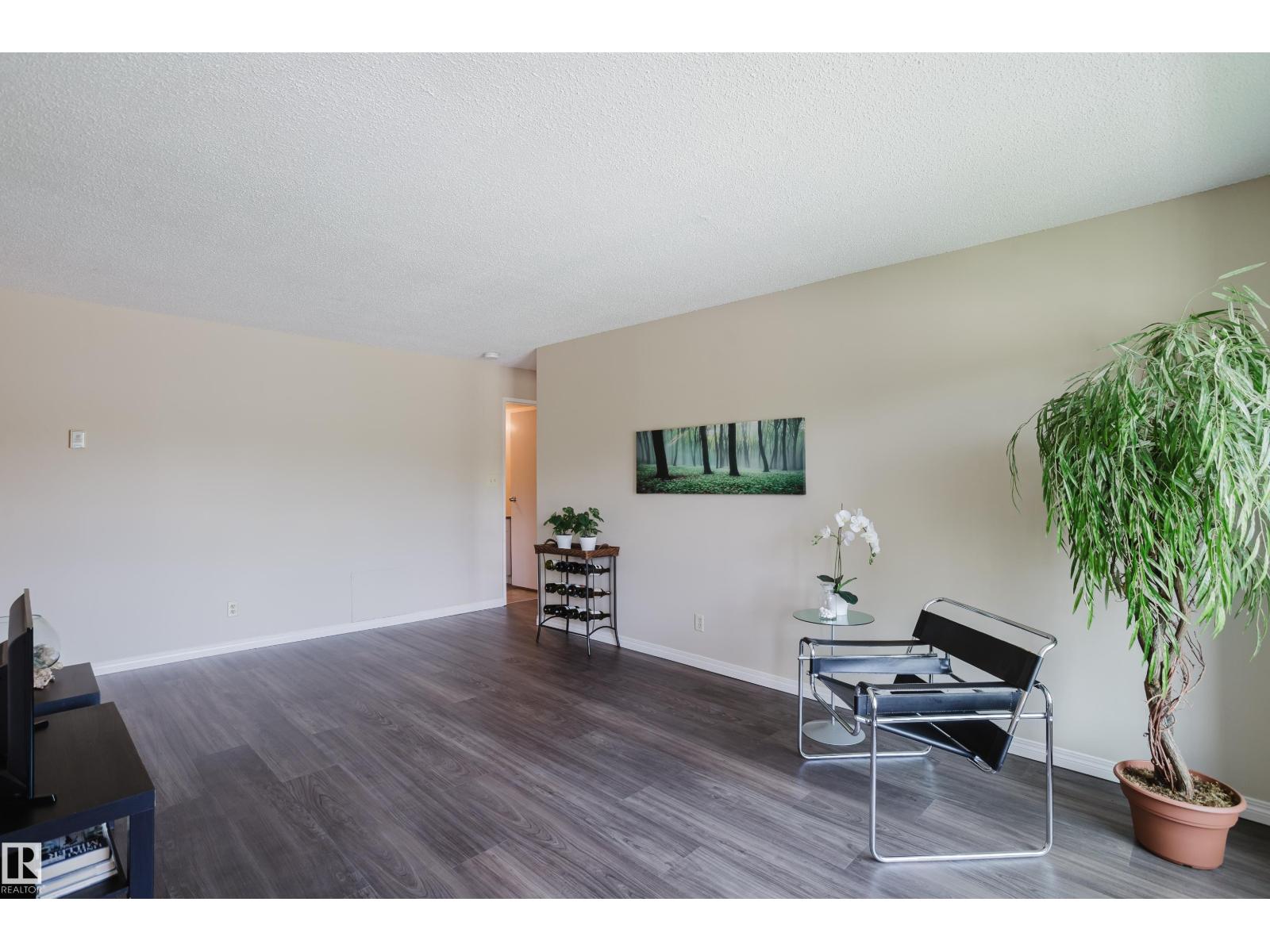 #202 7211 171 ST NW - 3