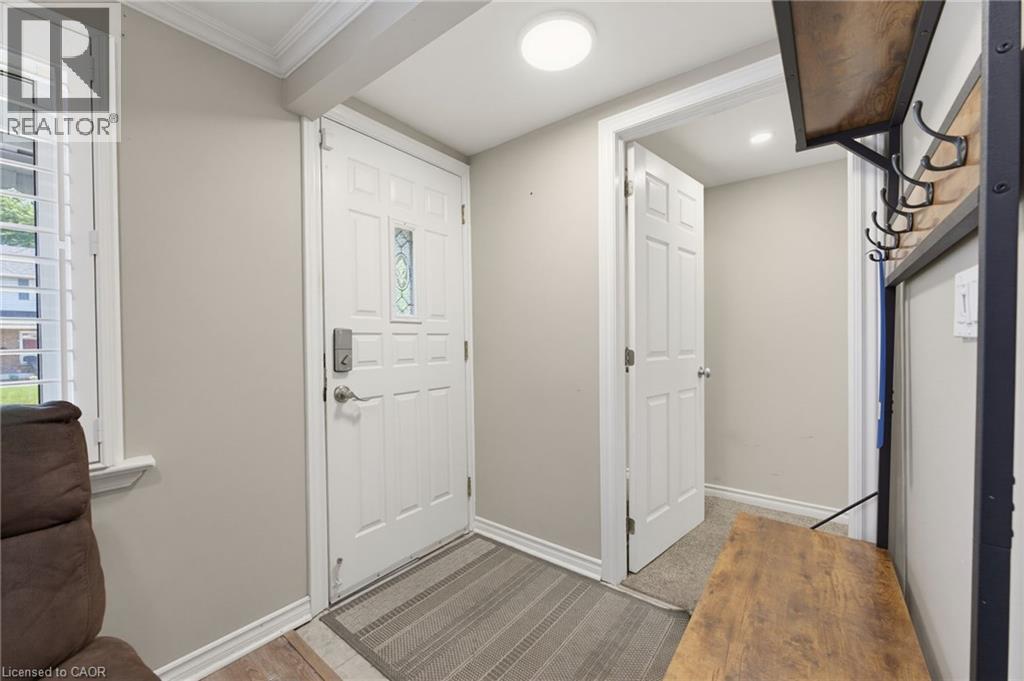735 DUNN Avenue - 8