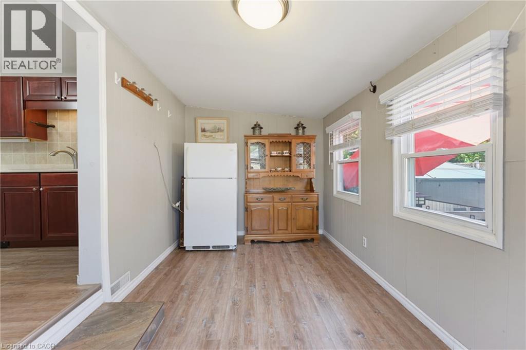 735 DUNN Avenue - 18