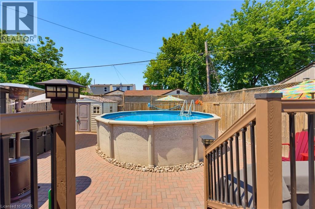 735 DUNN Avenue - 32