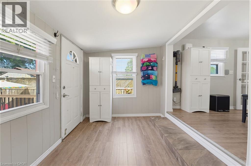 735 DUNN Avenue - 19