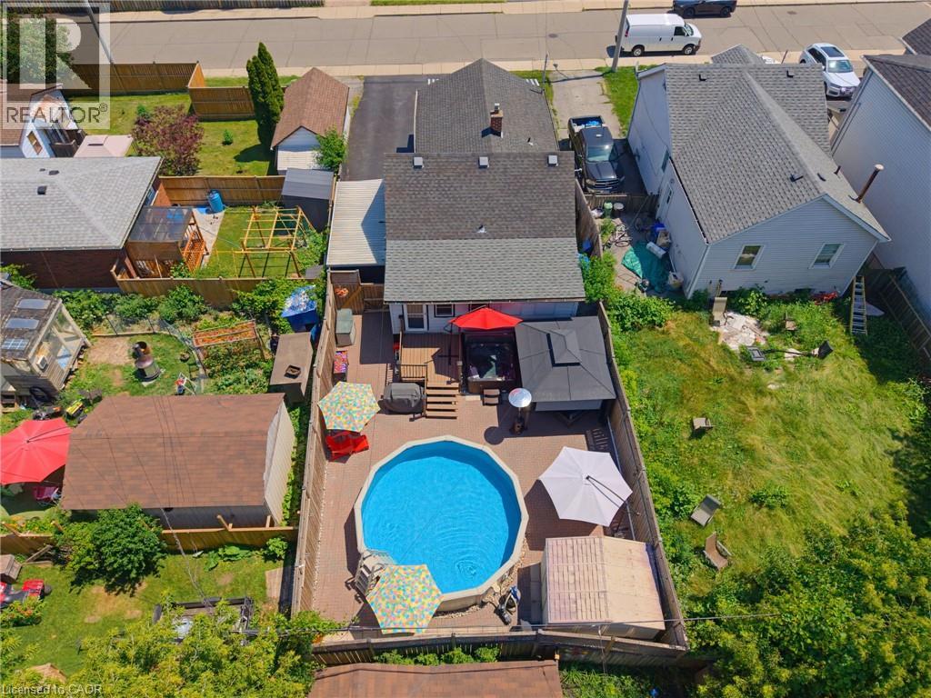 735 DUNN Avenue - 4