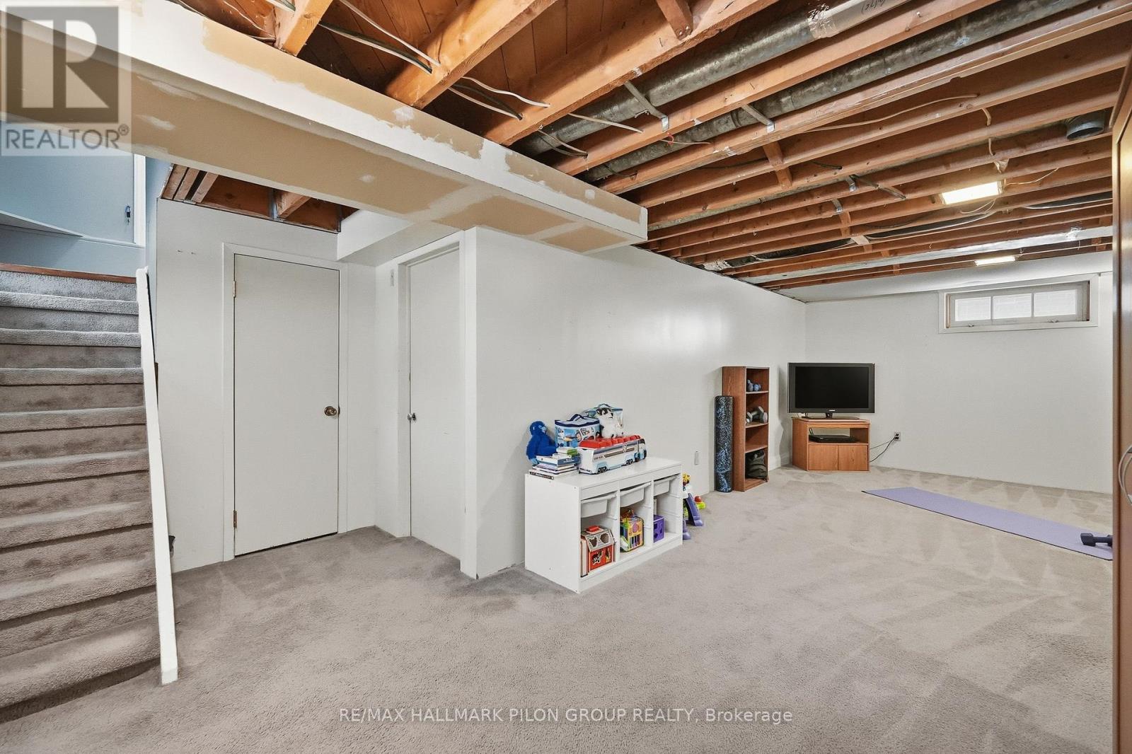 962 WESTON DRIVE - 17