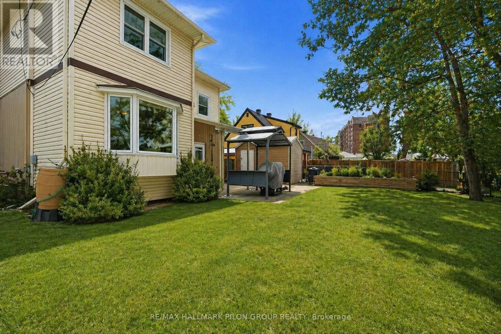 962 WESTON DRIVE - 21