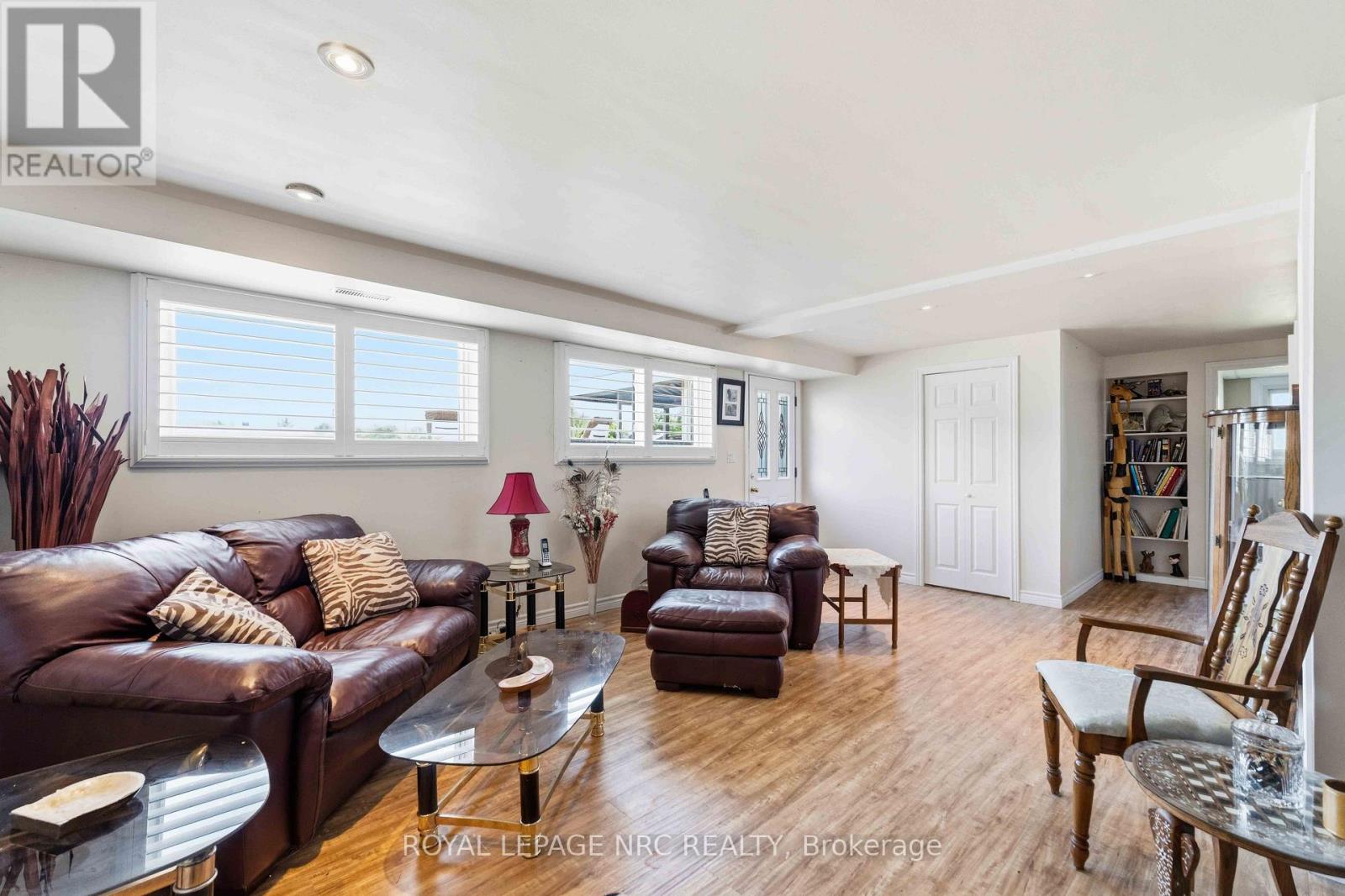 1095 GREEN ACRES DRIVE - 23