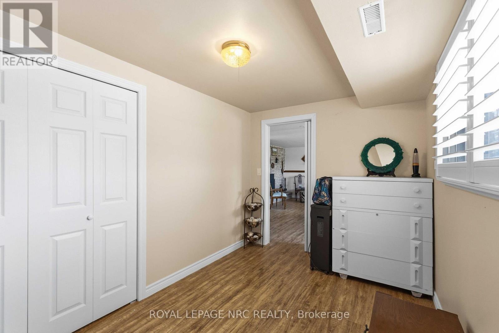 1095 GREEN ACRES DRIVE - 28