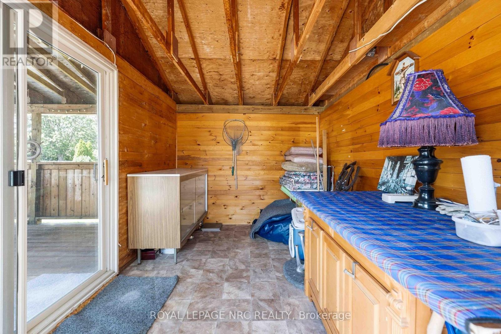 1095 GREEN ACRES DRIVE - 33