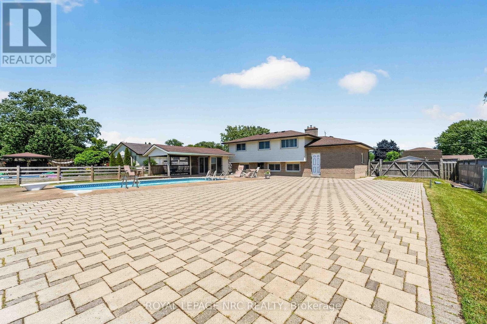 1095 GREEN ACRES DRIVE - 44