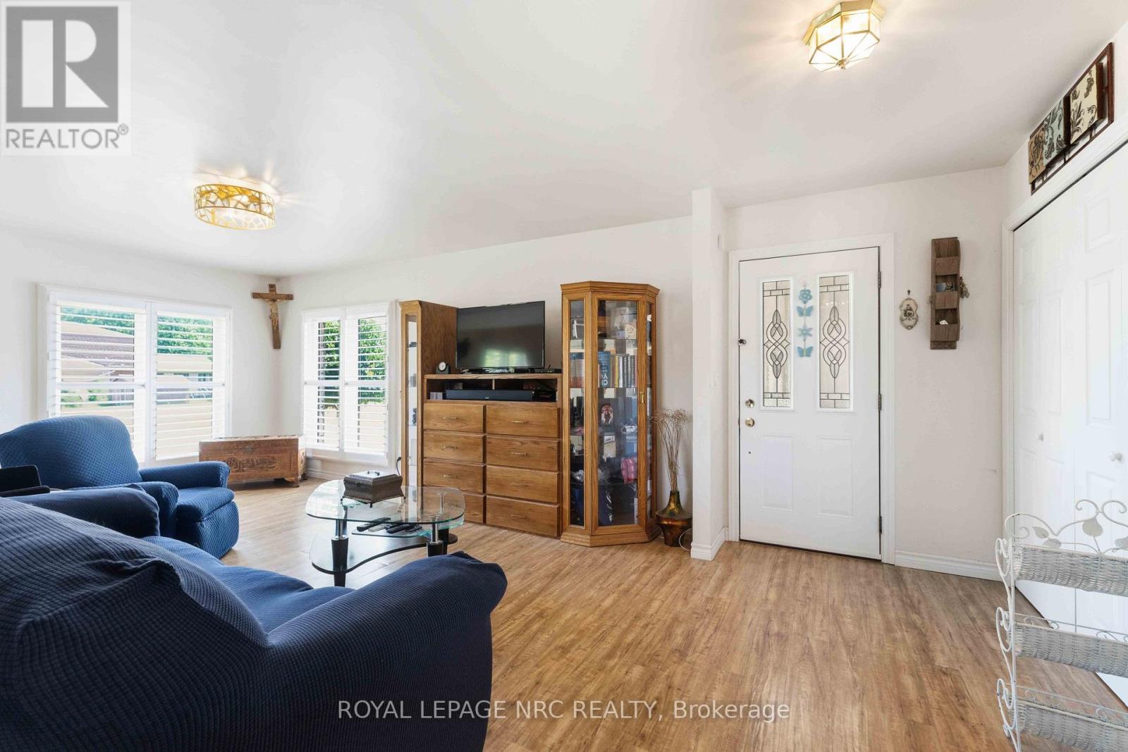 1095 GREEN ACRES DRIVE - 7