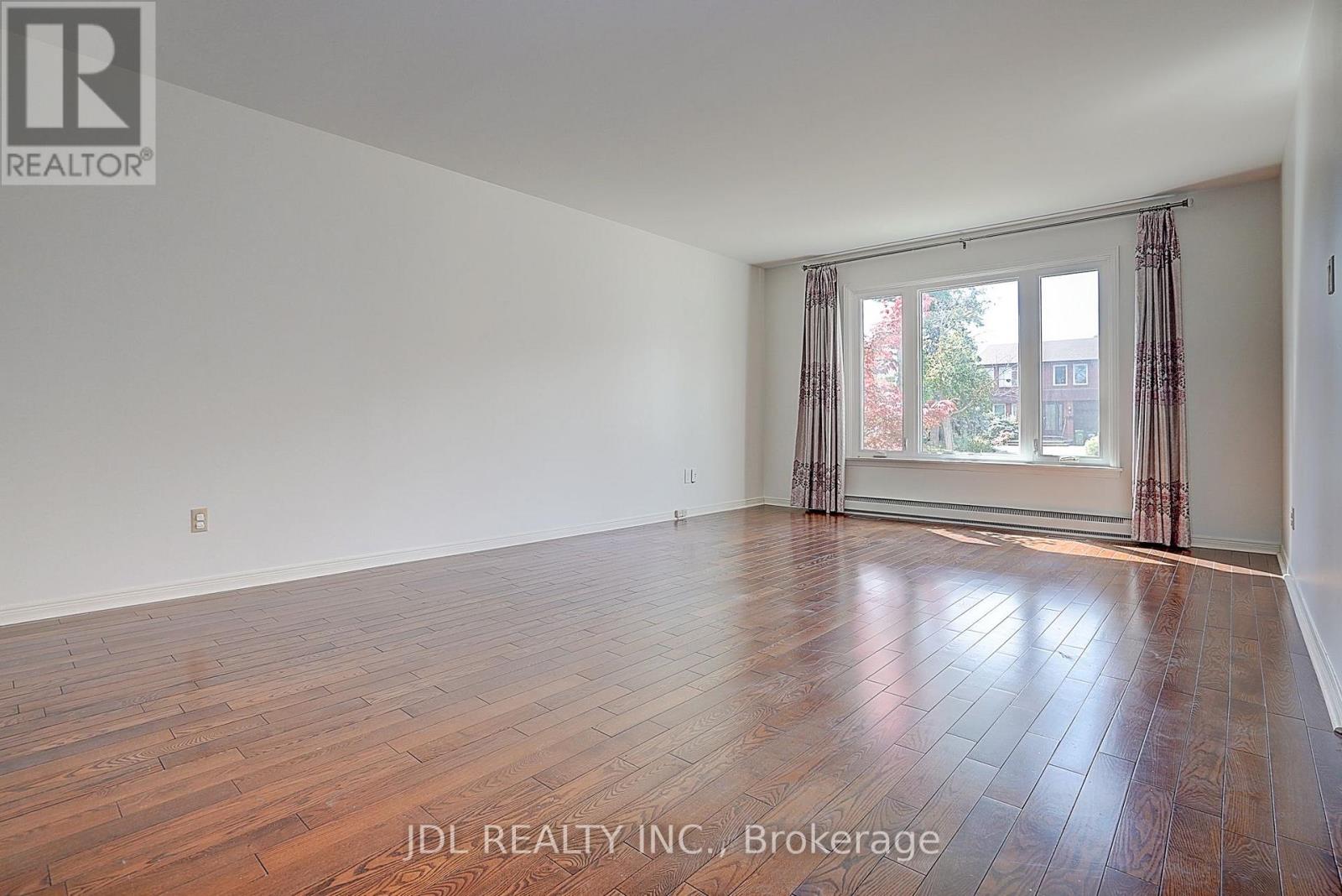 20 MOSSGROVE TRAIL - 12