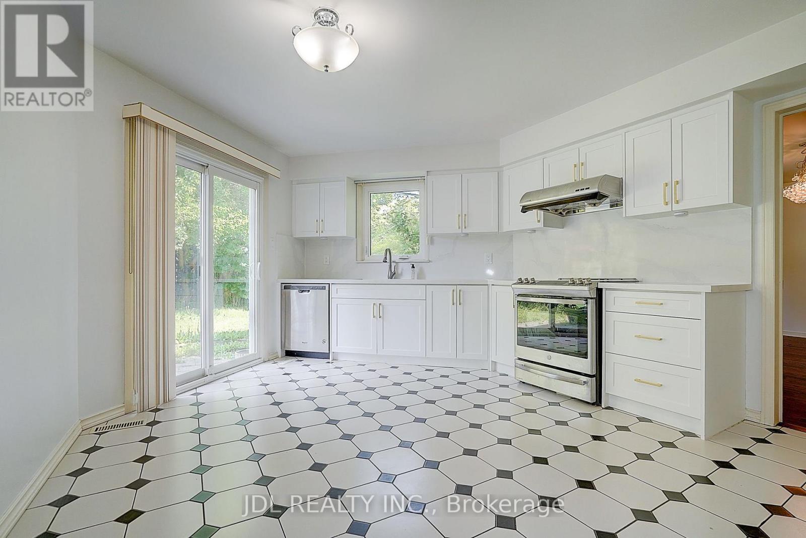 20 MOSSGROVE TRAIL - 21