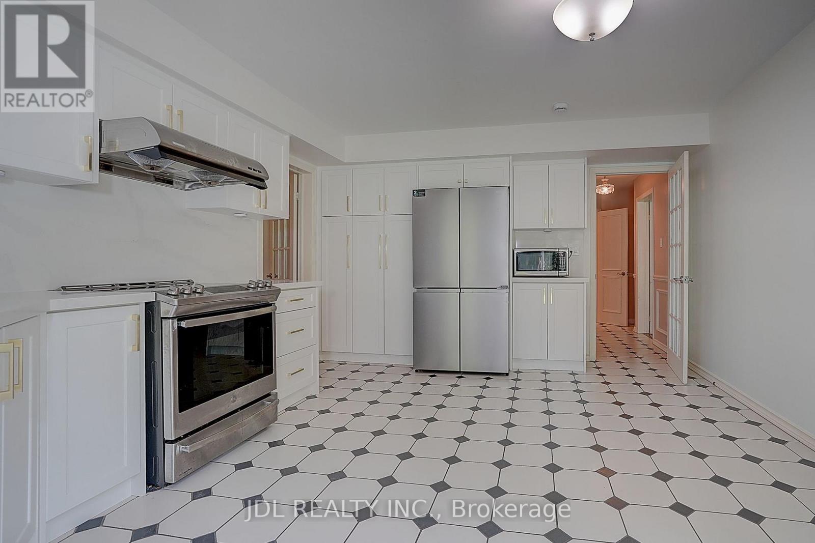 20 MOSSGROVE TRAIL - 23