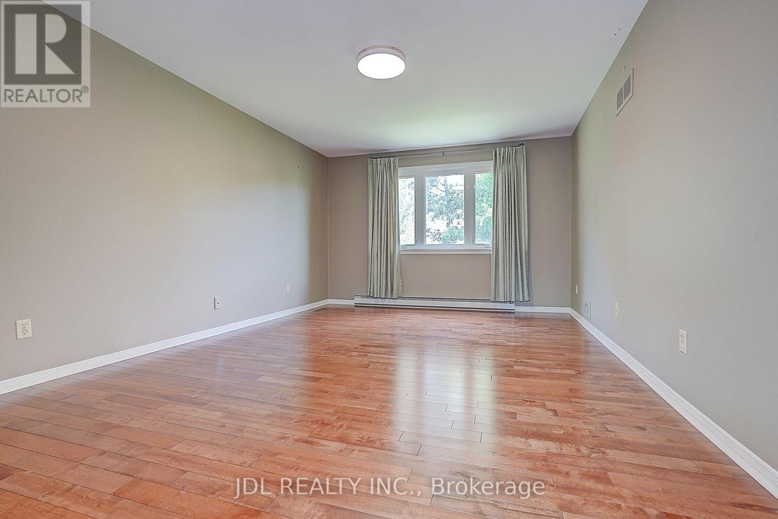 20 MOSSGROVE TRAIL - 31
