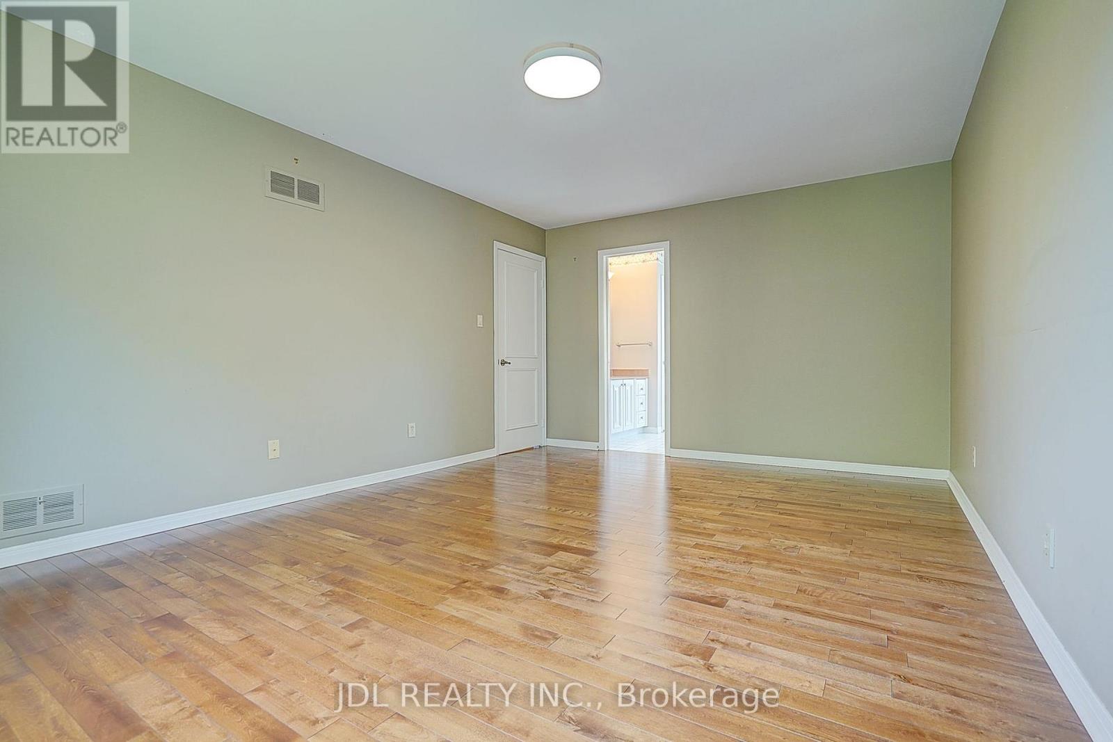 20 MOSSGROVE TRAIL - 33