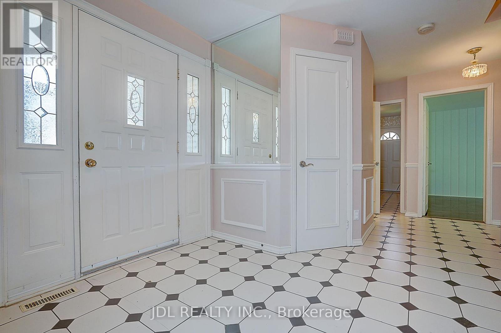 20 MOSSGROVE TRAIL - 8