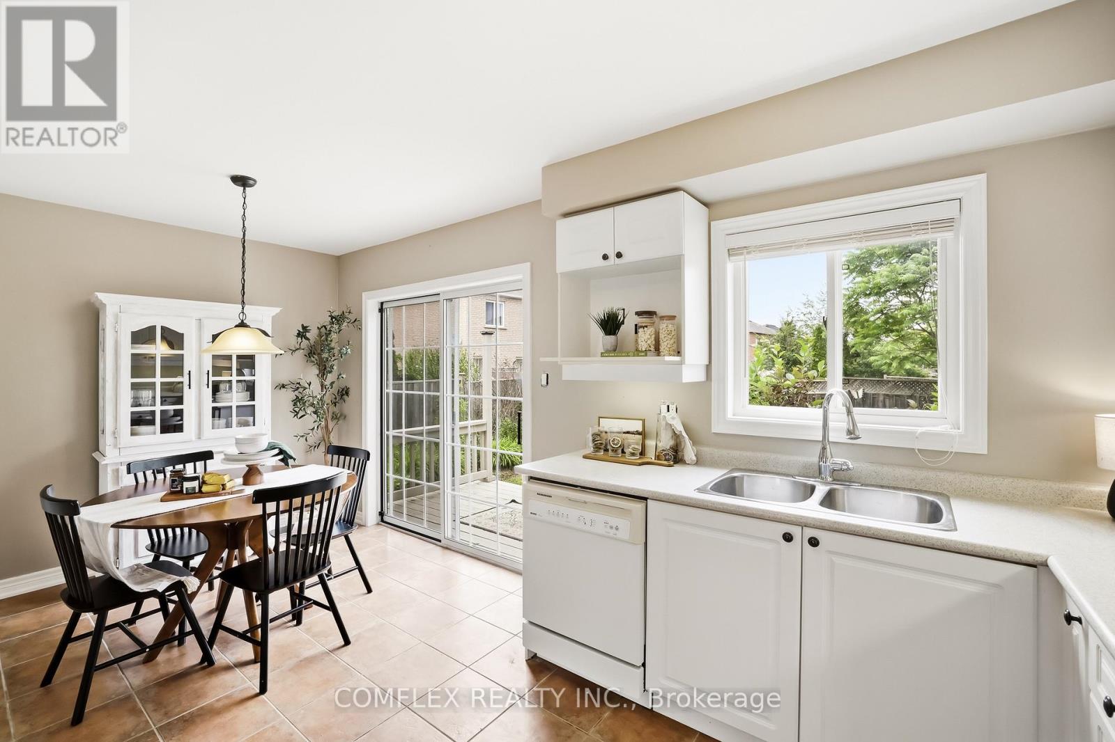 2 ARMITAGE CRESCENT - 16