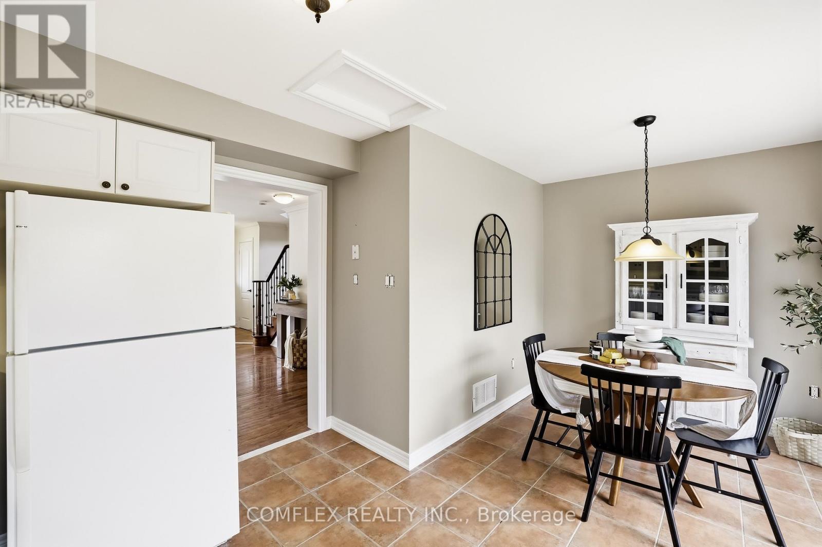 2 ARMITAGE CRESCENT - 17