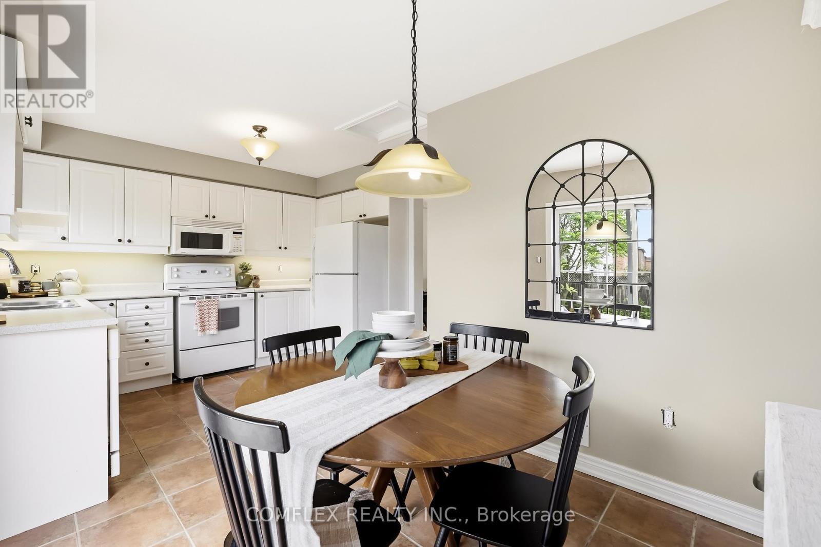 2 ARMITAGE CRESCENT - 19