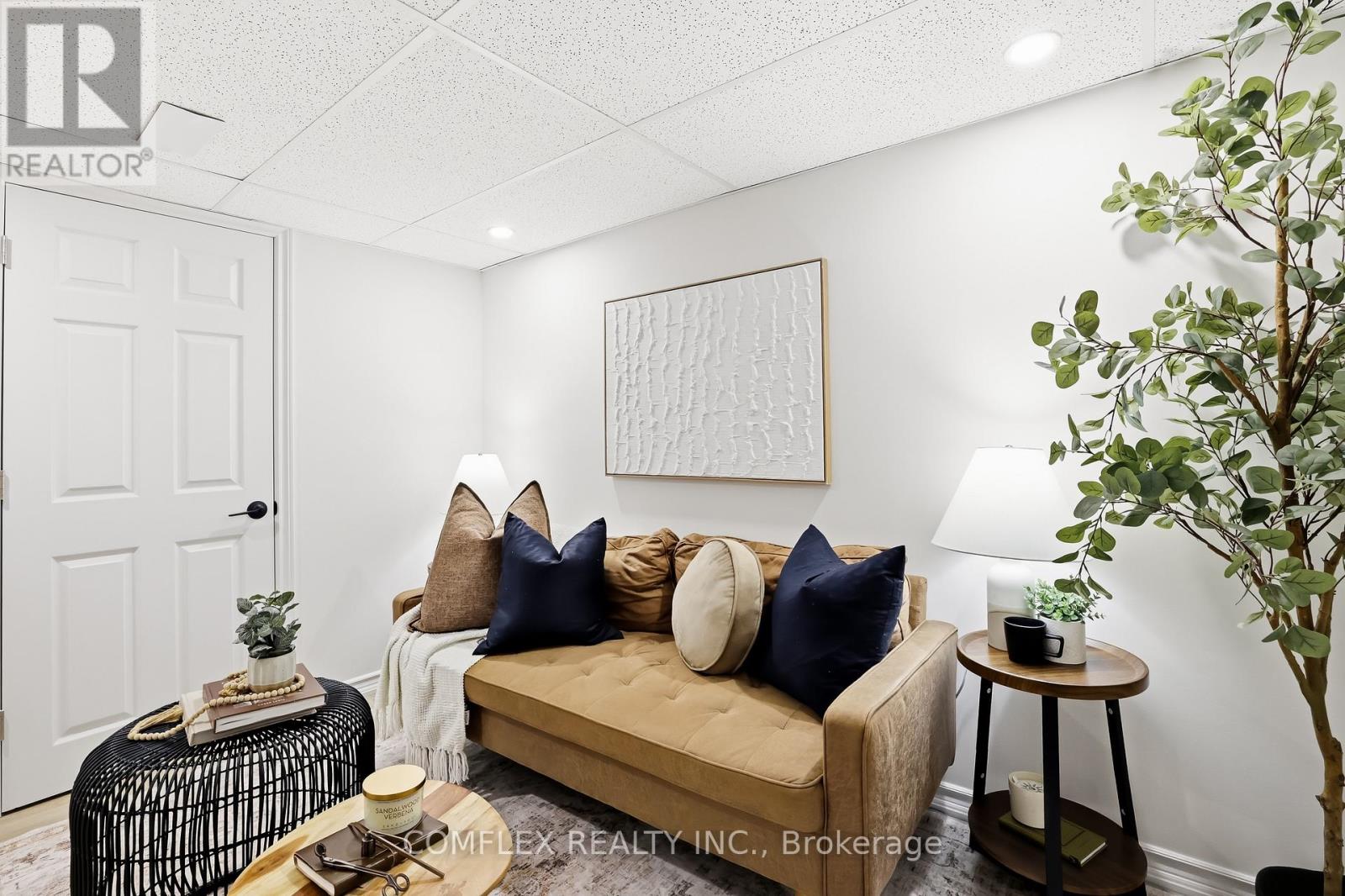 2 ARMITAGE CRESCENT - 29