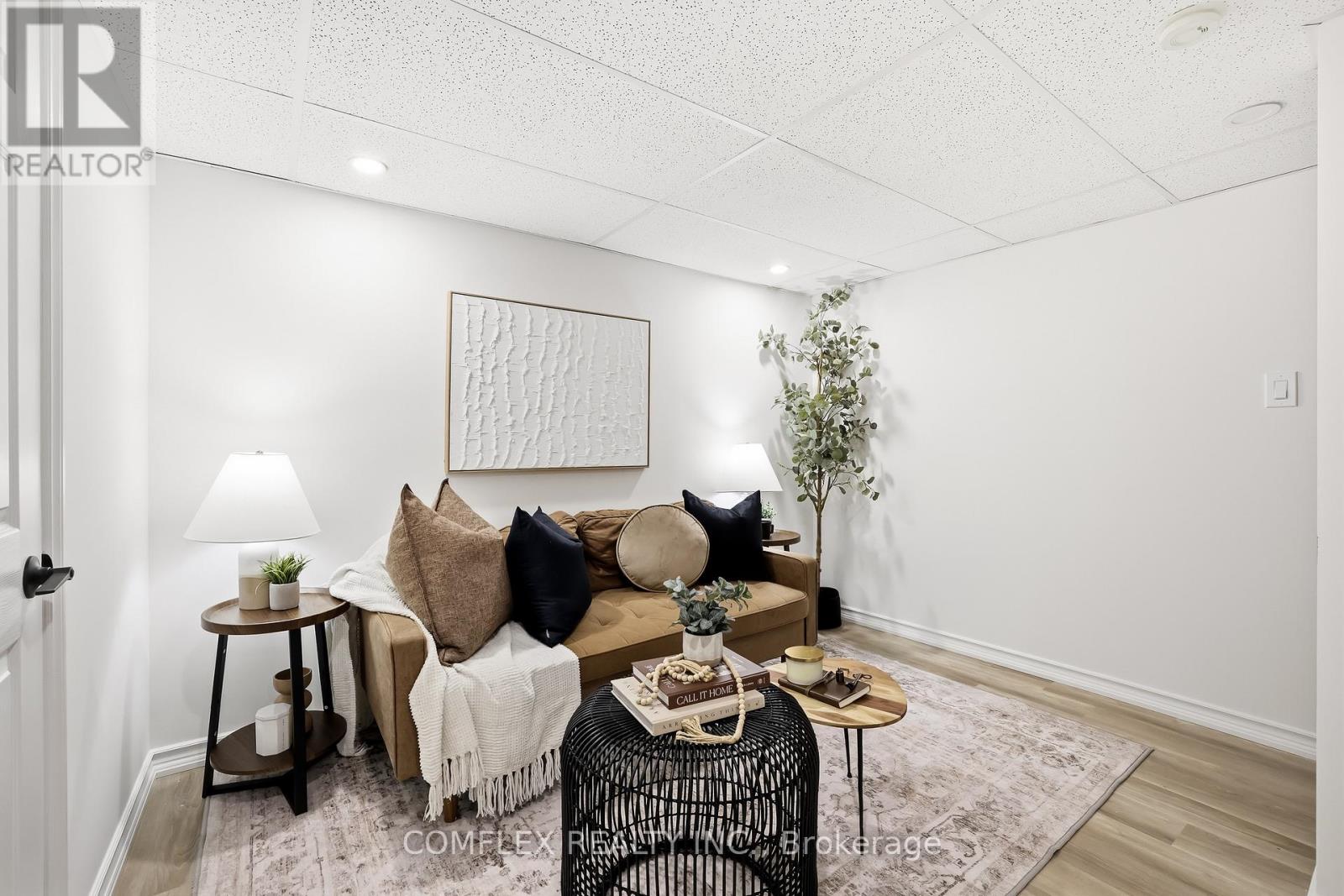 2 ARMITAGE CRESCENT - 30