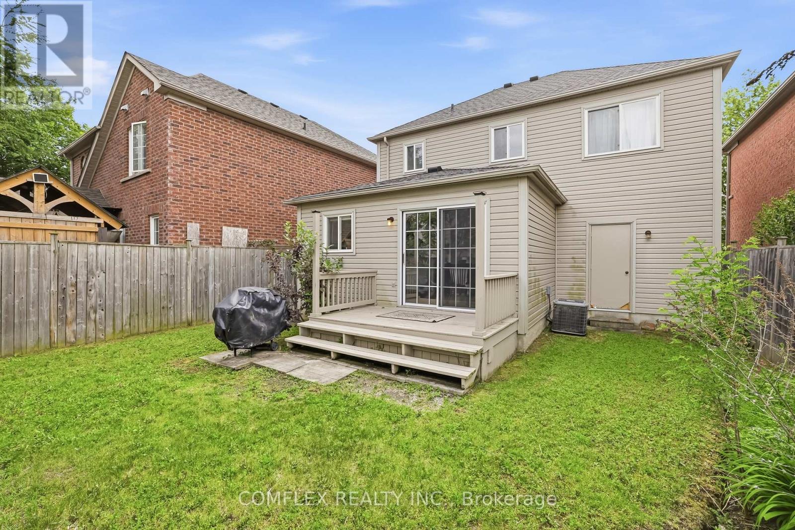 2 ARMITAGE CRESCENT - 34