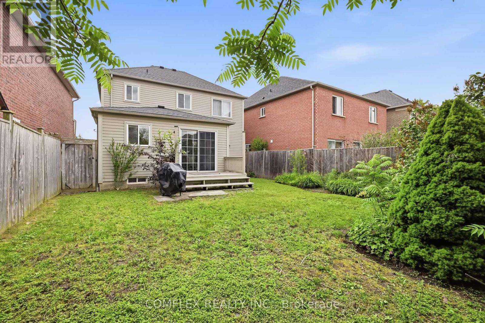 2 ARMITAGE CRESCENT - 35