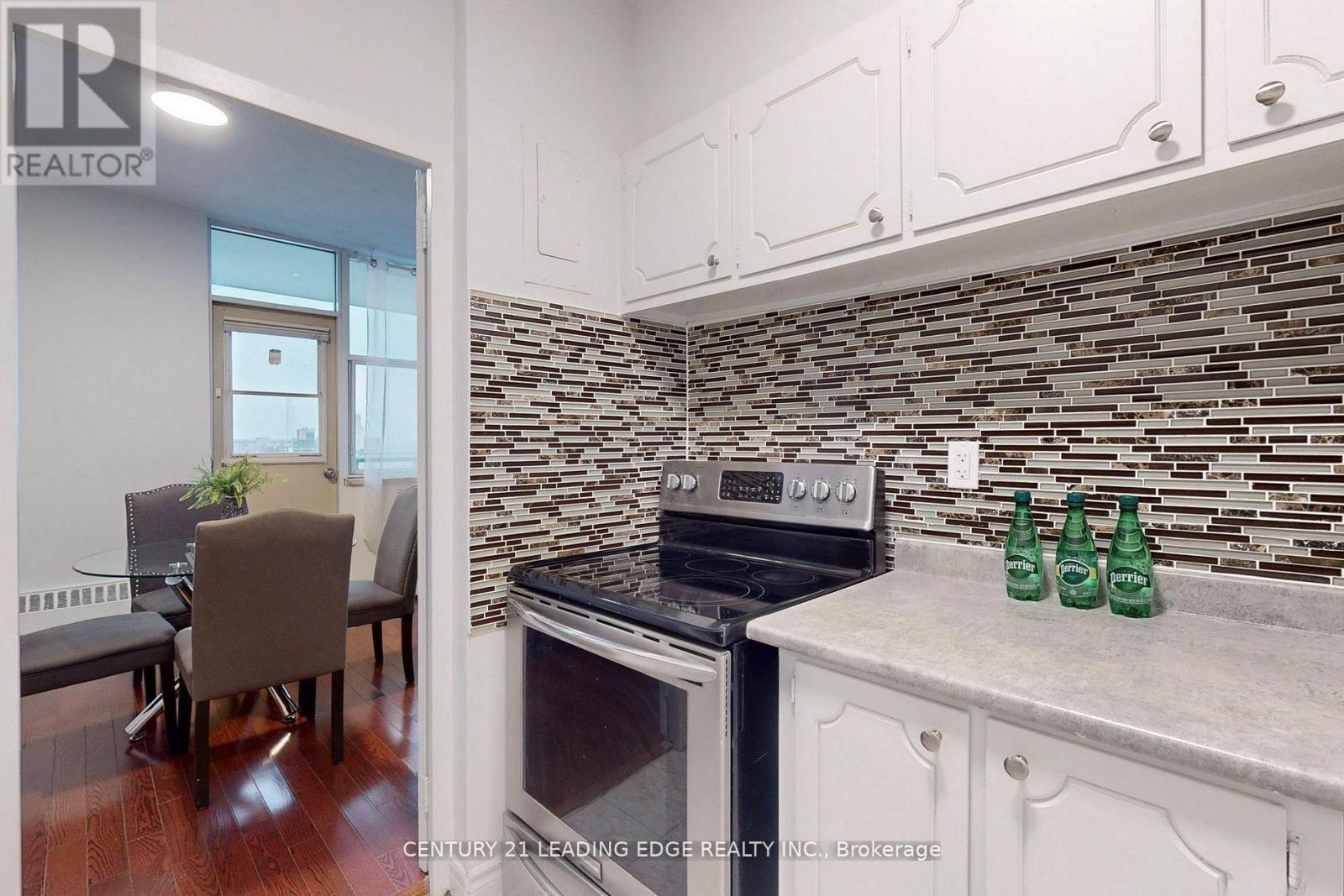 #1005 2245 EGLINTON AVENUE E - 22