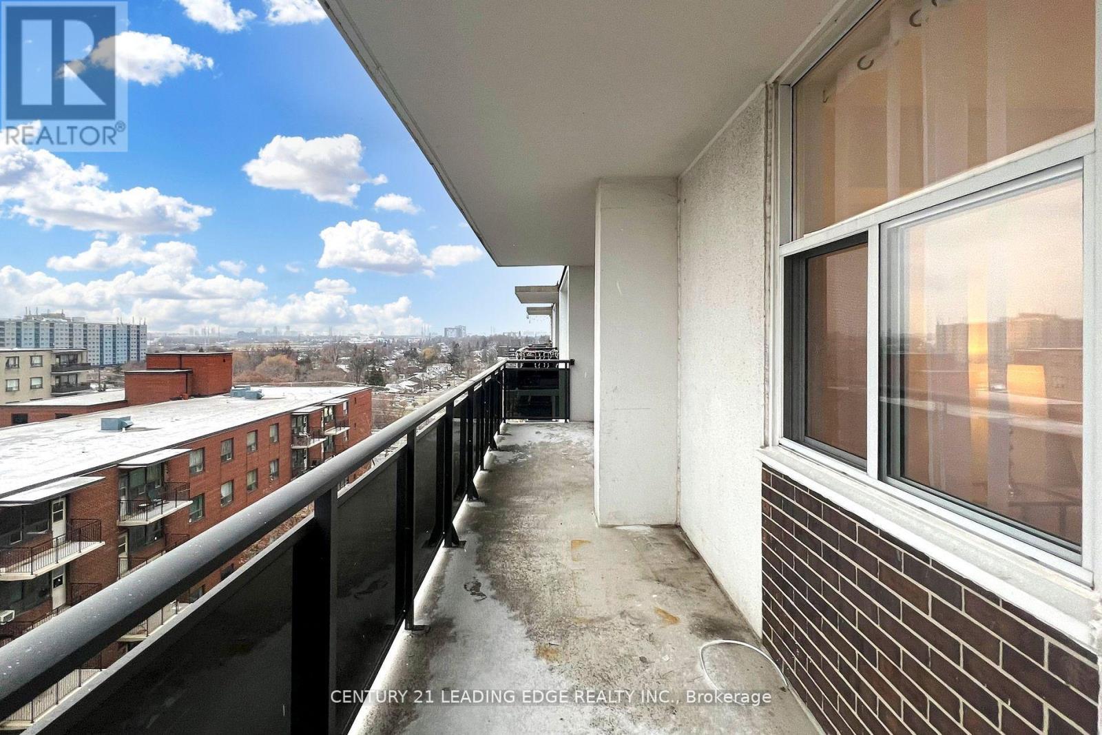 #1005 2245 EGLINTON AVENUE E - 36