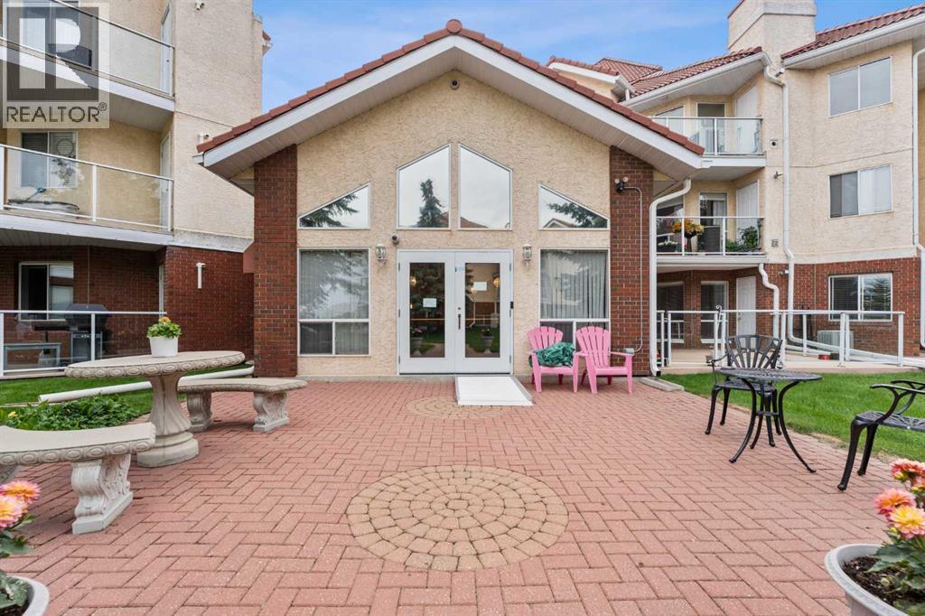 #1203 1818 Simcoe Boulevard SW - 30