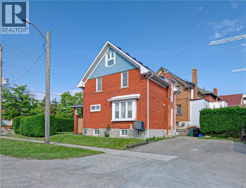 281 COURTLAND Avenue E - 1