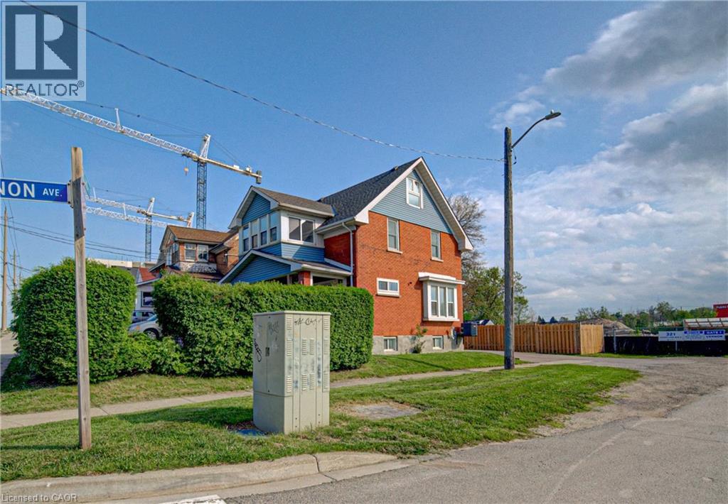 281 COURTLAND Avenue E - 40