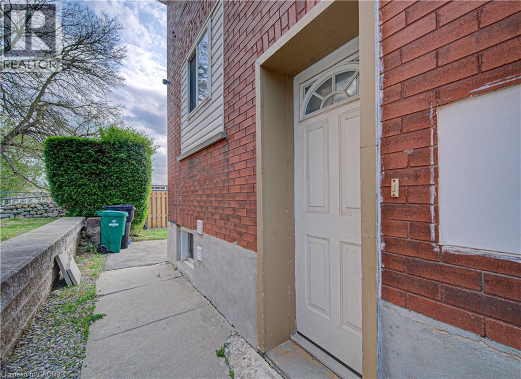 281 COURTLAND Avenue E - 7