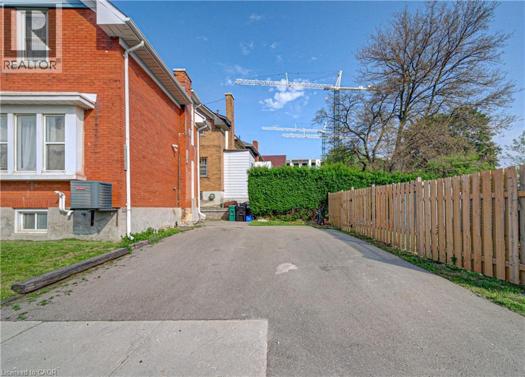 281 COURTLAND Avenue E - 39