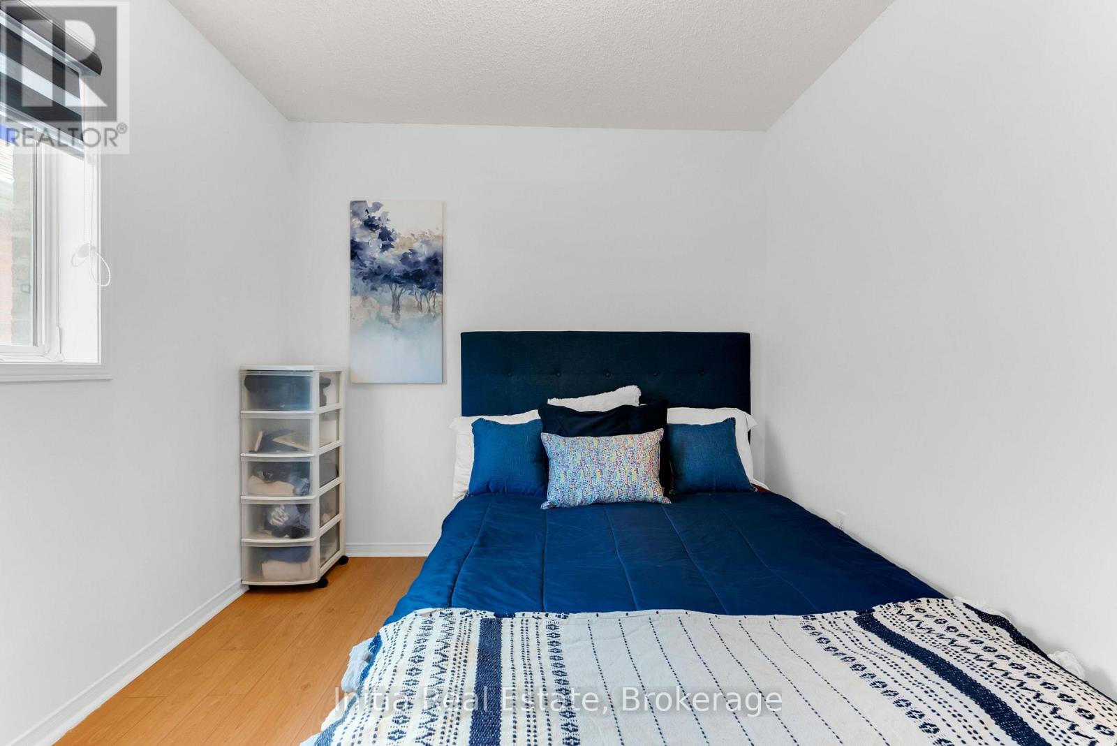 46 FLORENCE DRIVE - 30