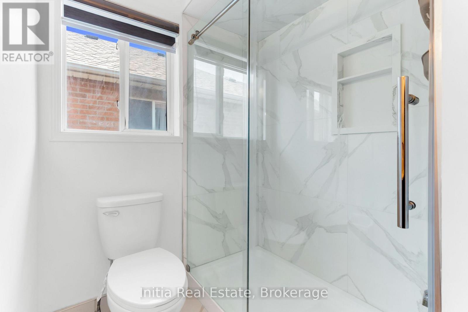 46 FLORENCE DRIVE - 32