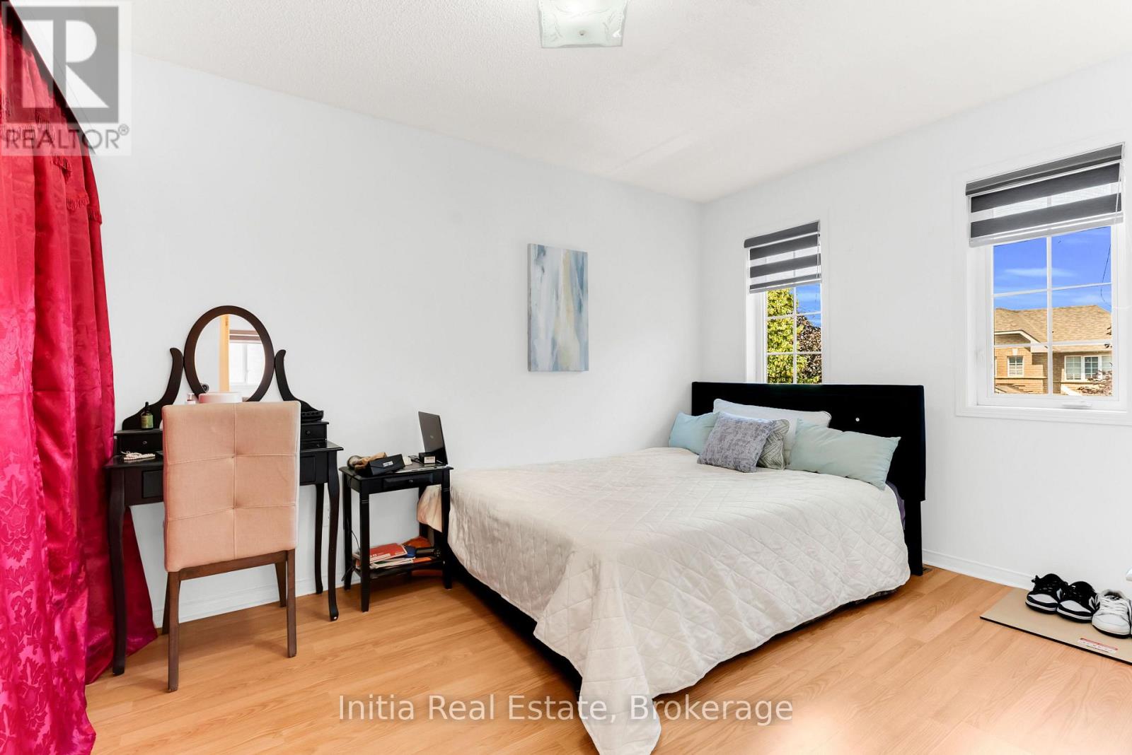 46 FLORENCE DRIVE - 33