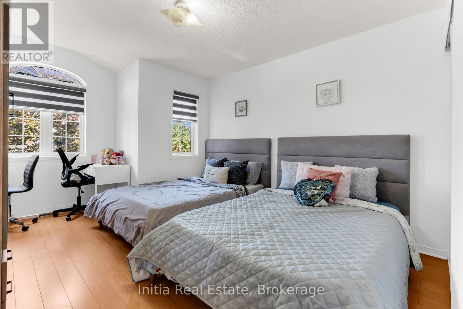 46 FLORENCE DRIVE - 35