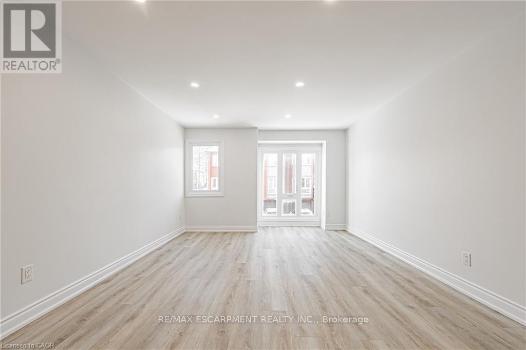 #101 895 MAPLE AVENUE - 13