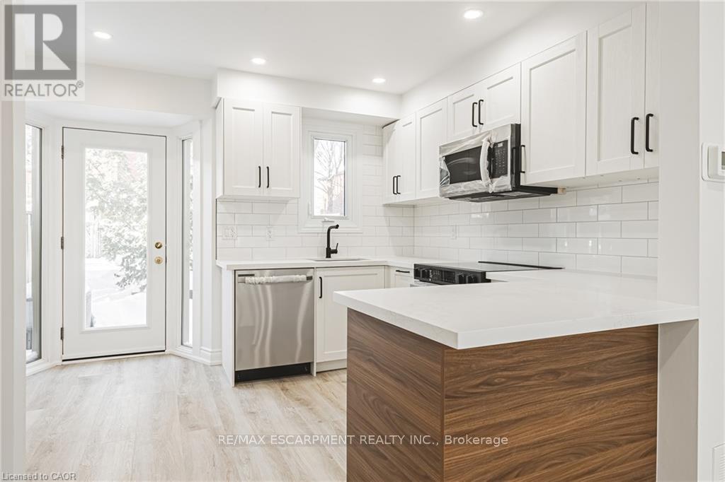 #101 895 MAPLE AVENUE - 16