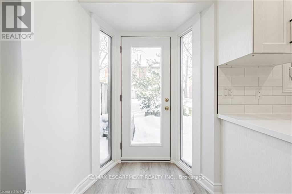 #101 895 MAPLE AVENUE - 20