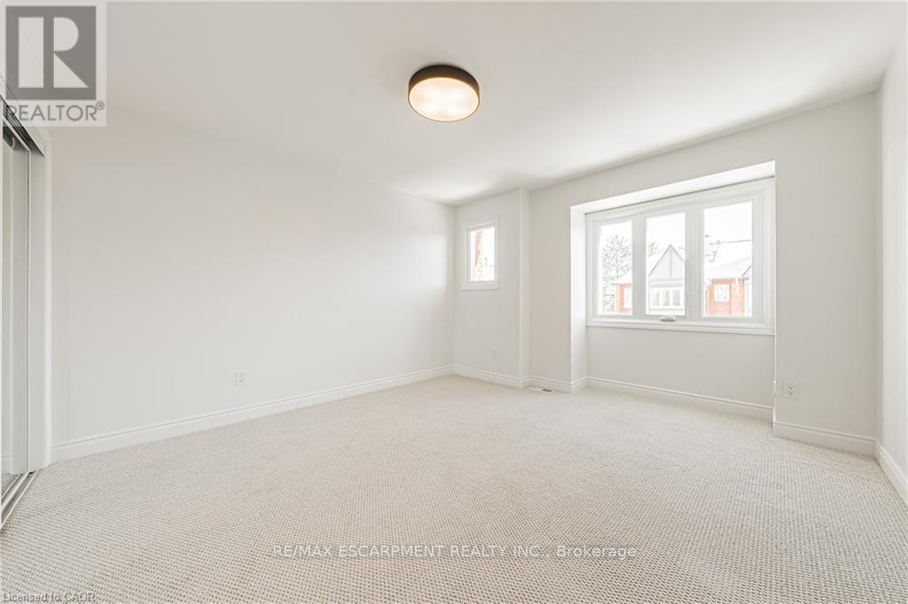 #101 895 MAPLE AVENUE - 25