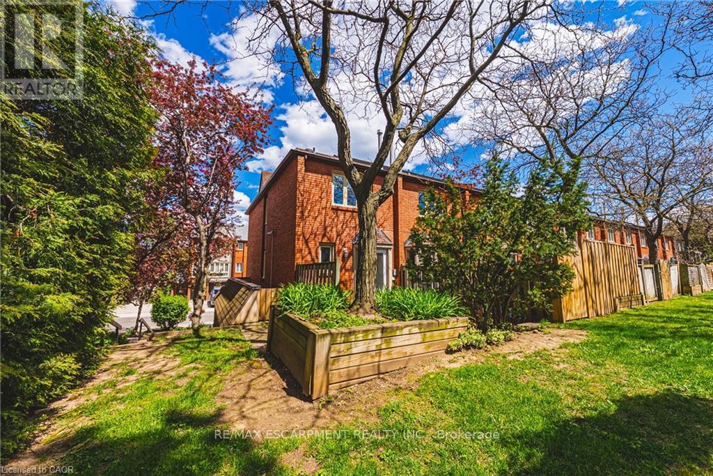 #101 895 MAPLE AVENUE - 31