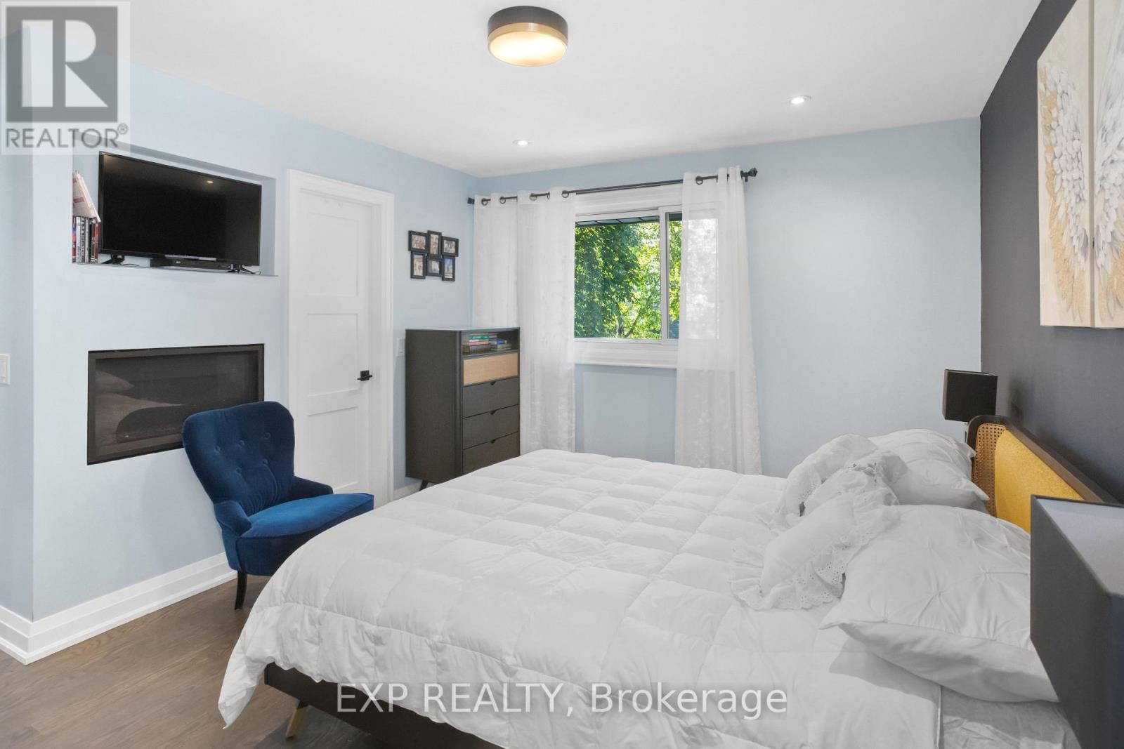 18 WINSDALE ROAD - 18