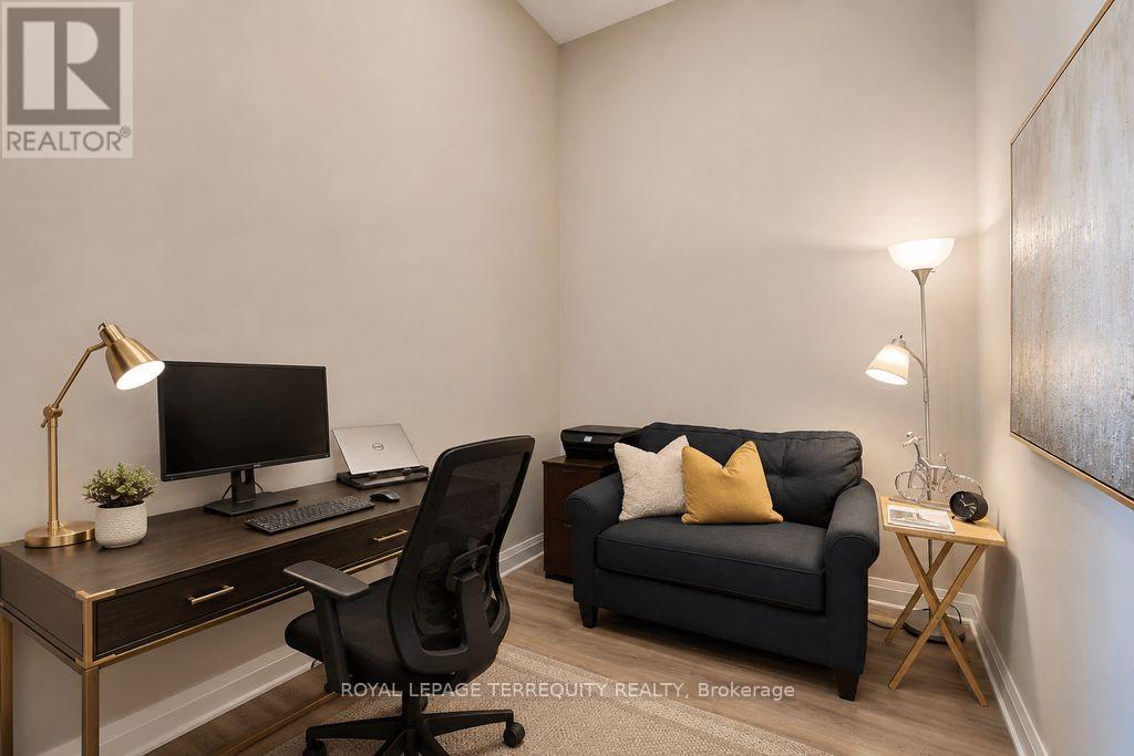 #202 35 FONTENAY COURT - 10